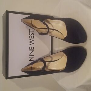 NWOT! Nine West Mary Jane Faux Suede Navy Blue Pumps